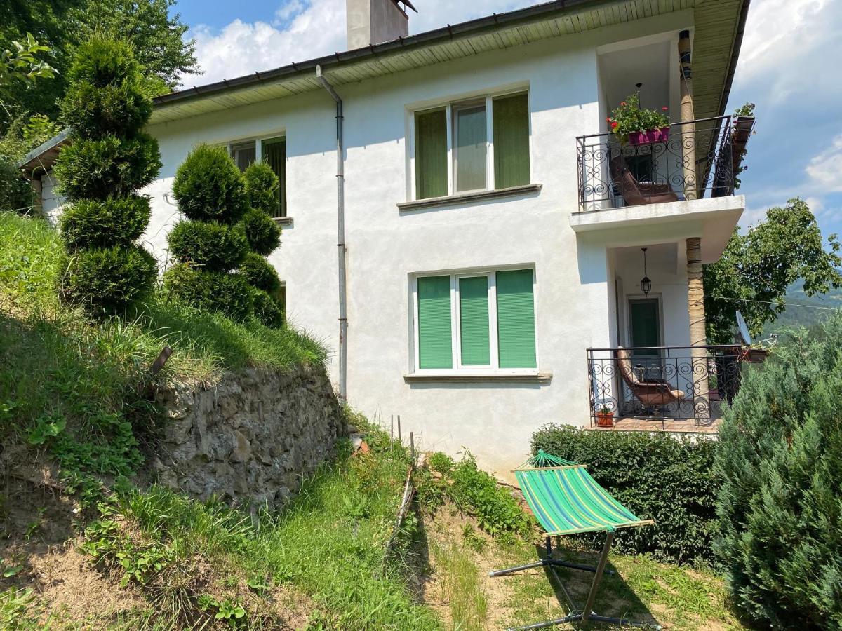 Къща За Гости Хаджиевата Къща Smolyan Exterior photo