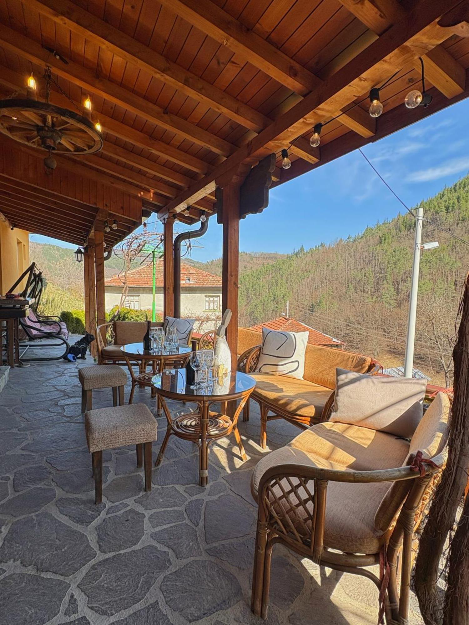 Къща За Гости Хаджиевата Къща Smolyan Exterior photo